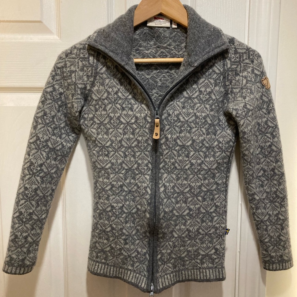 FJALLRAVEN Women’s 100% Wool Snow Cardigan (XS) Gray 2-Way Zipper